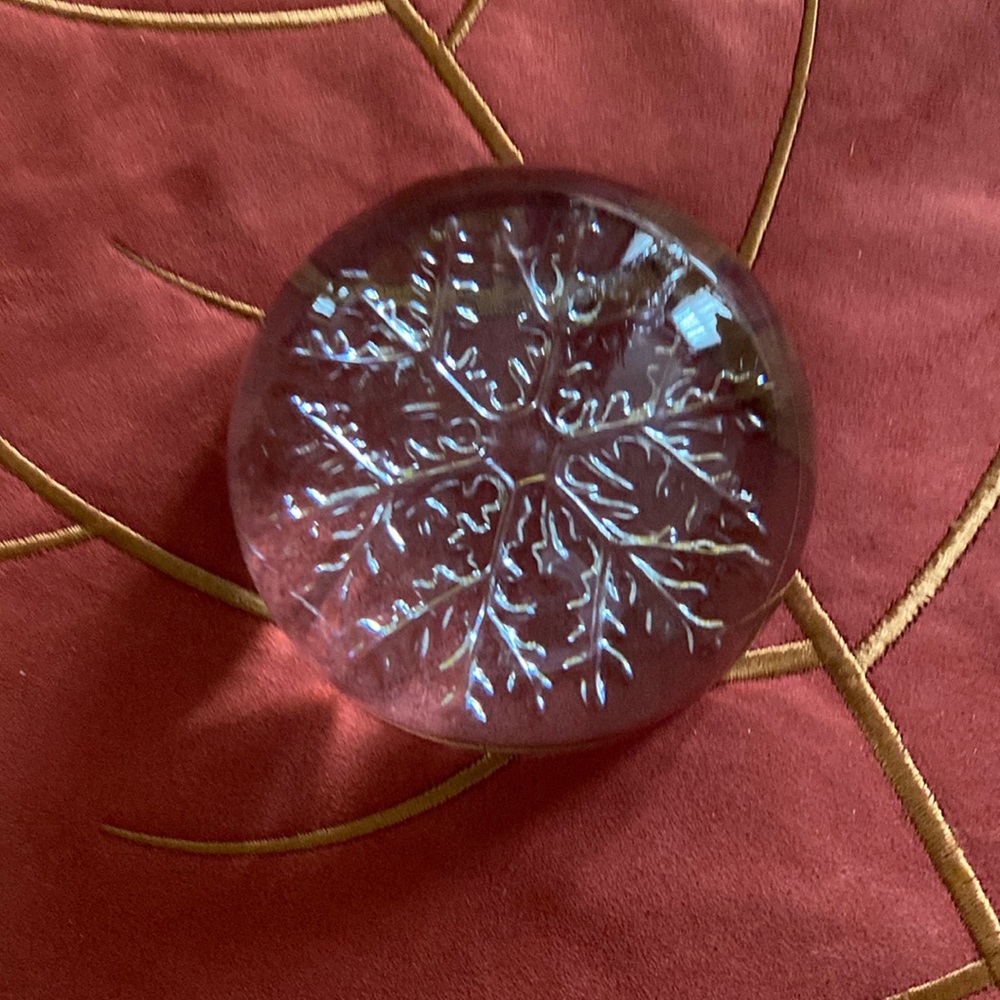 Crystal clear glass snowflake paper weight
